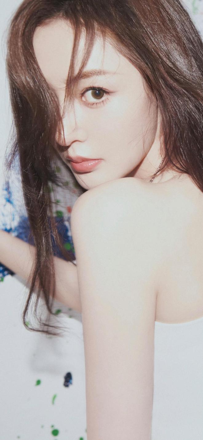 eRr6mWmDS8Rc8TvY.jpg