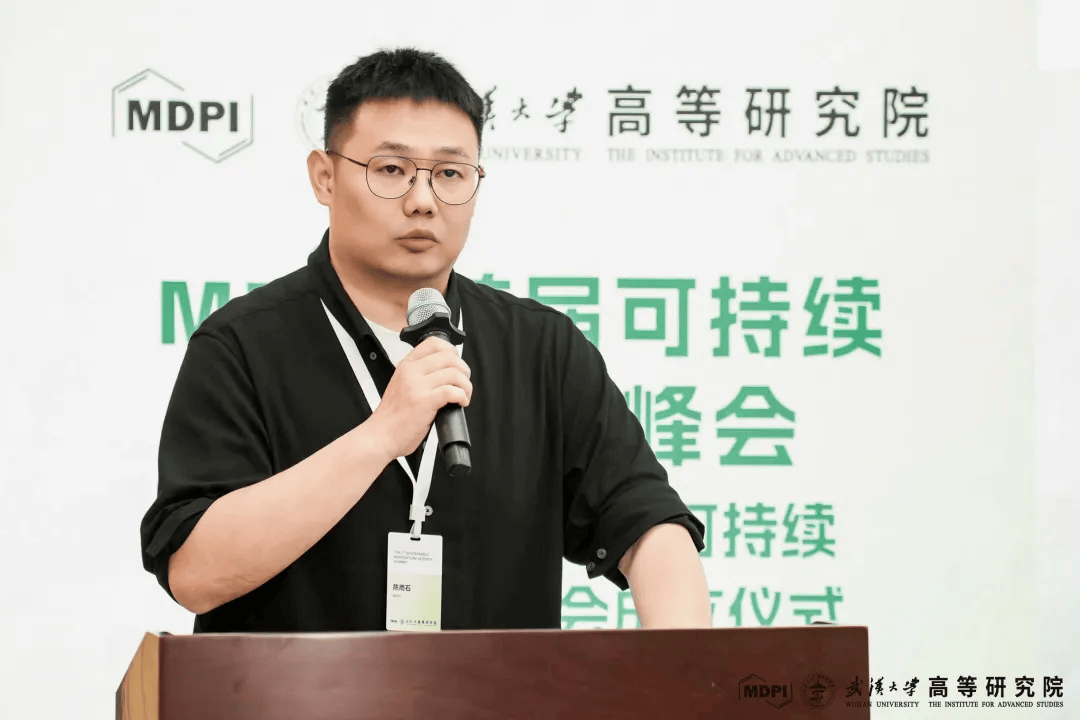 Qh9oo76G6K93KdQ8.jpg