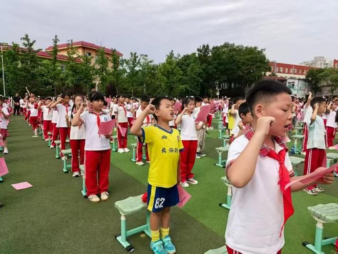 TNLp98A7HUayan7Y.jpg