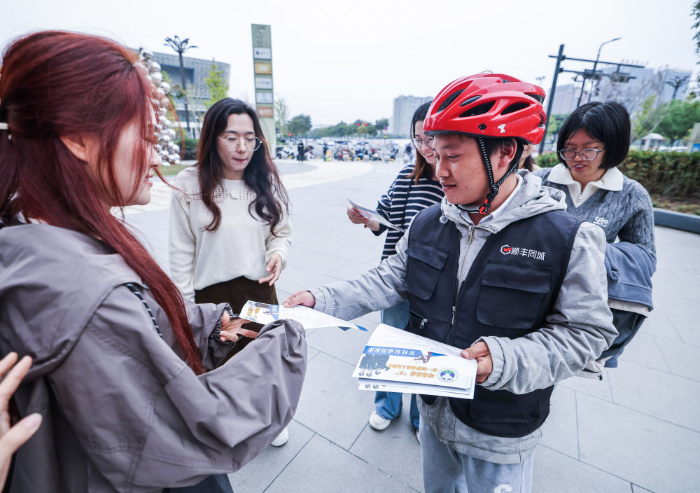 J1668U7f6F5A5Y6u.jpg