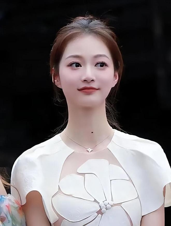 AkY4sWz4Sh41W24w.jpg