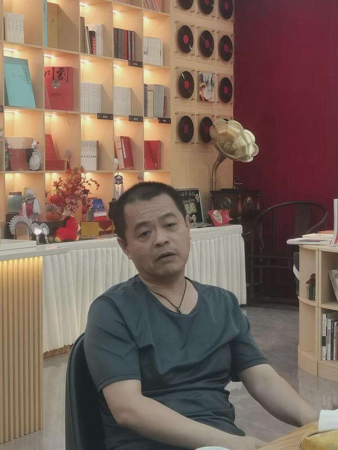 ay4I24UB12482t22.jpg