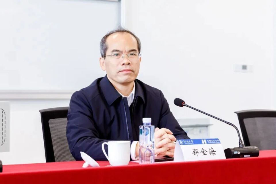 Qthu93793hHadHL3.jpg